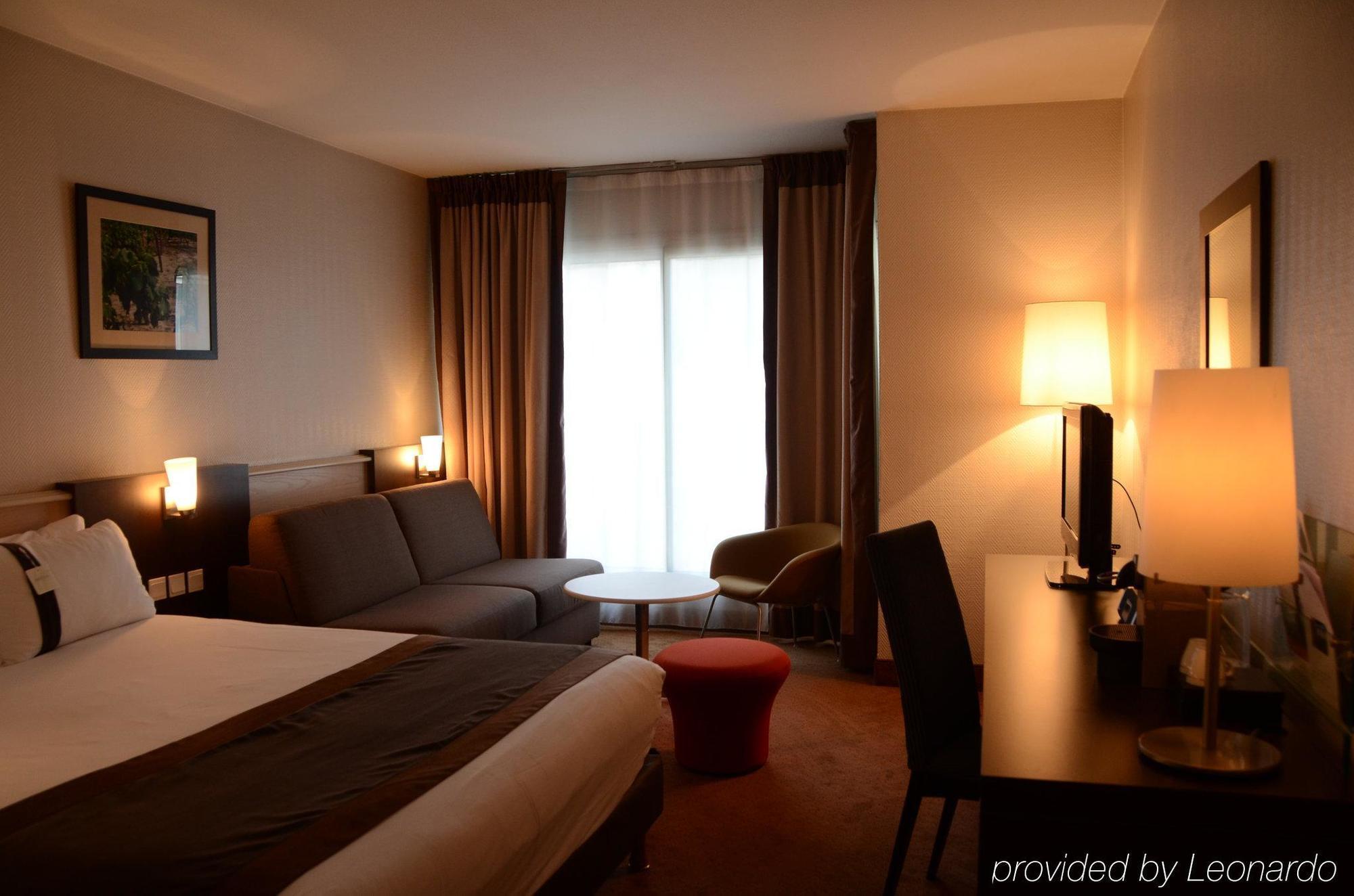 Centre Hotel 4*